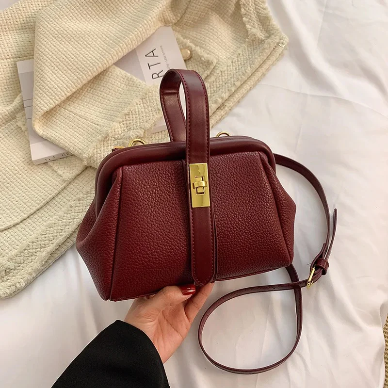 Bolsa Feminina de Couro Alexia - Image 10