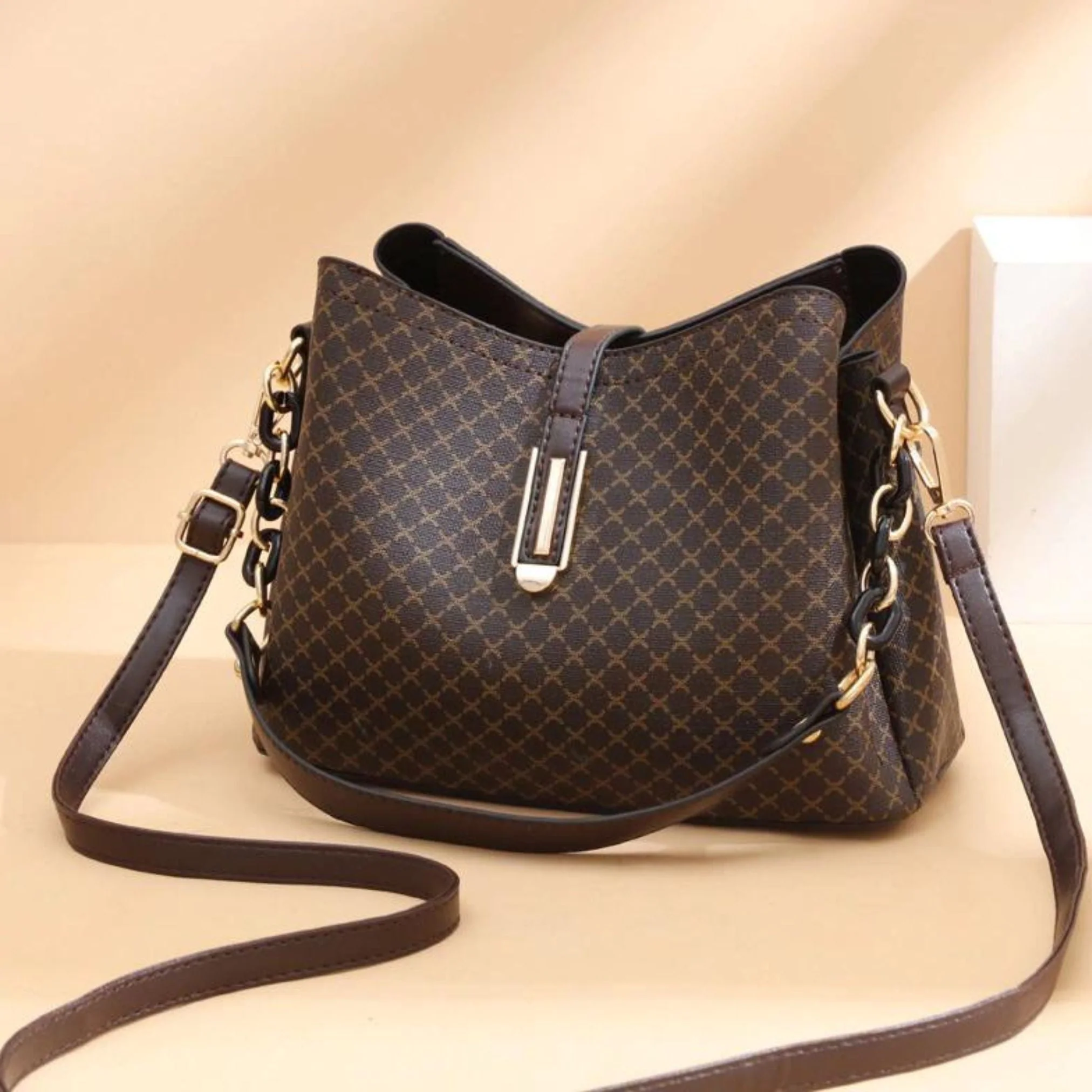 Bolsa Feminina em Couro Nobre - Ayla Hernandes - Image 7