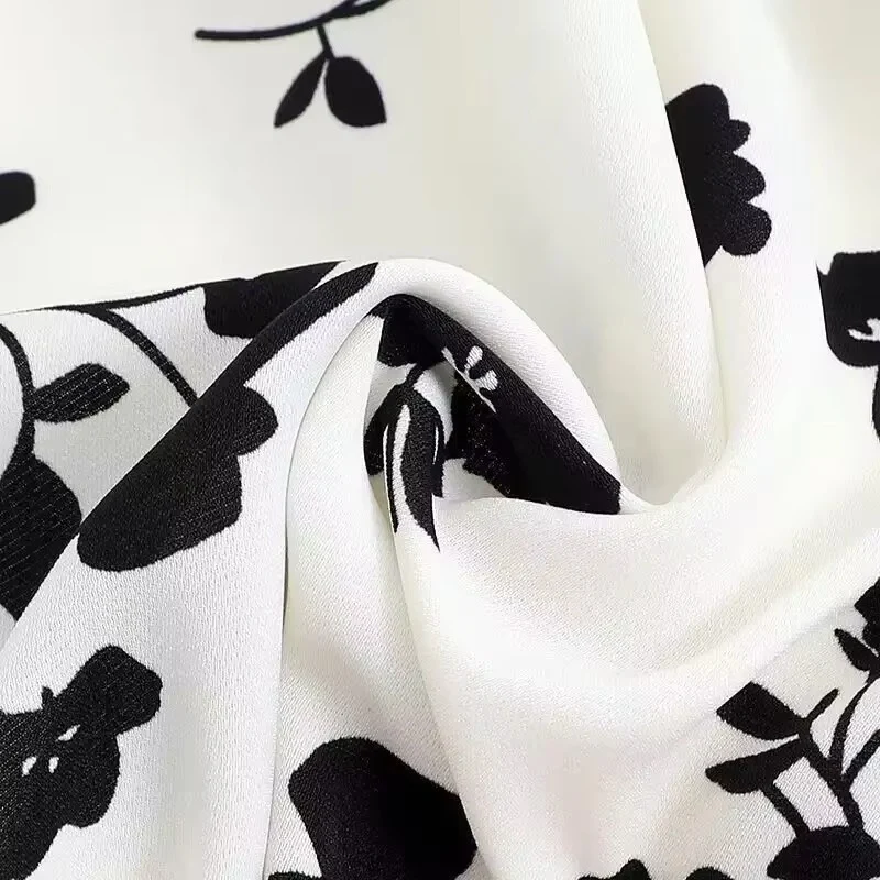 [COMPRE 1 E LEVE 2] Calça-Saia Olivia™ Midi Floral com Cintura Alta / Toque de Feminilidade e Frescor que Valoriza Você em Qualquer Ocasião! - Image 3