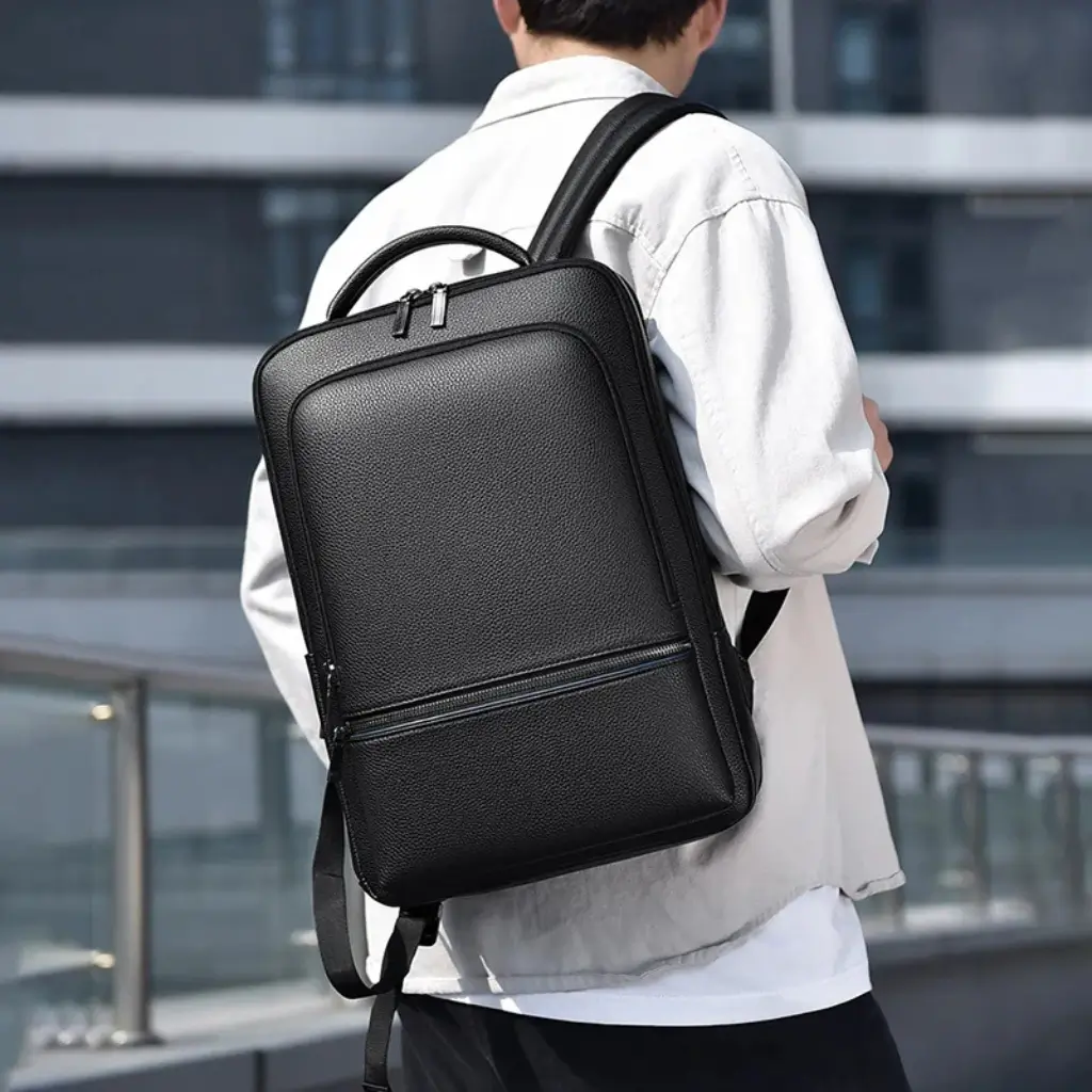 Mochila Executiva de Couro com USB - Image 3